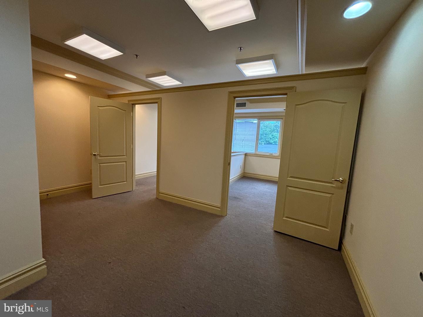 10065-67 Sandmeyer Ln #303 Property Photo 24