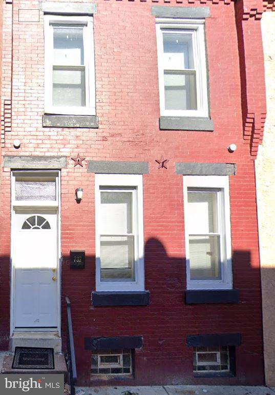 737 E Hilton St Property Photo 2