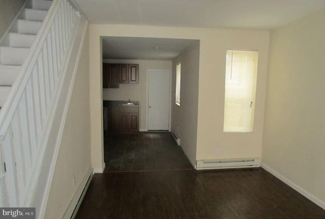 737 E Hilton St Property Photo 3