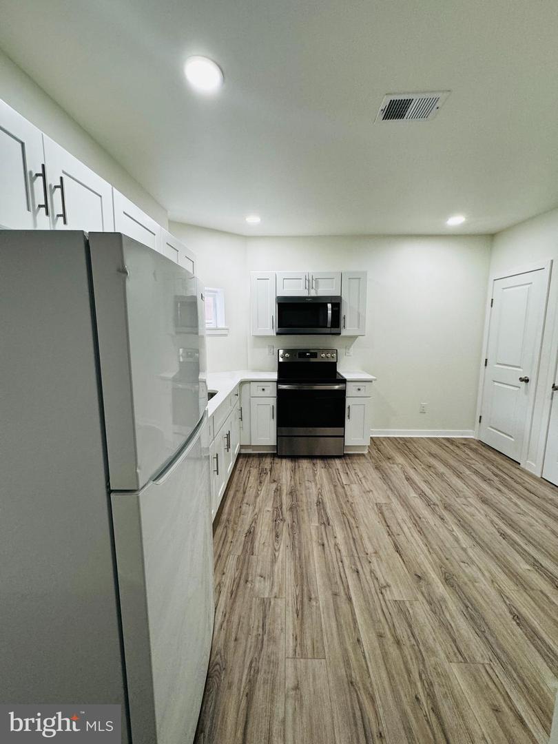 5823 Pemberton St #2 Property Photo 2