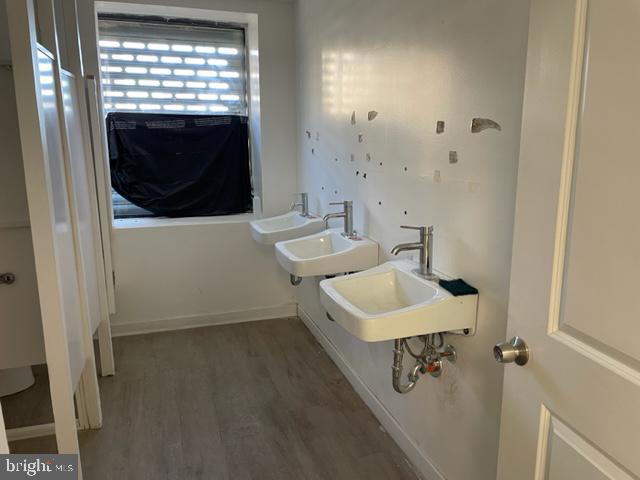 1700-6 W Tioga St #lower Level Property Photo 8