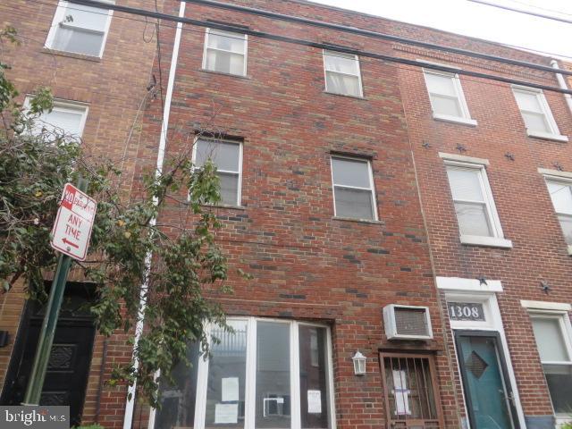 1310 S 6th St Property Photo 1