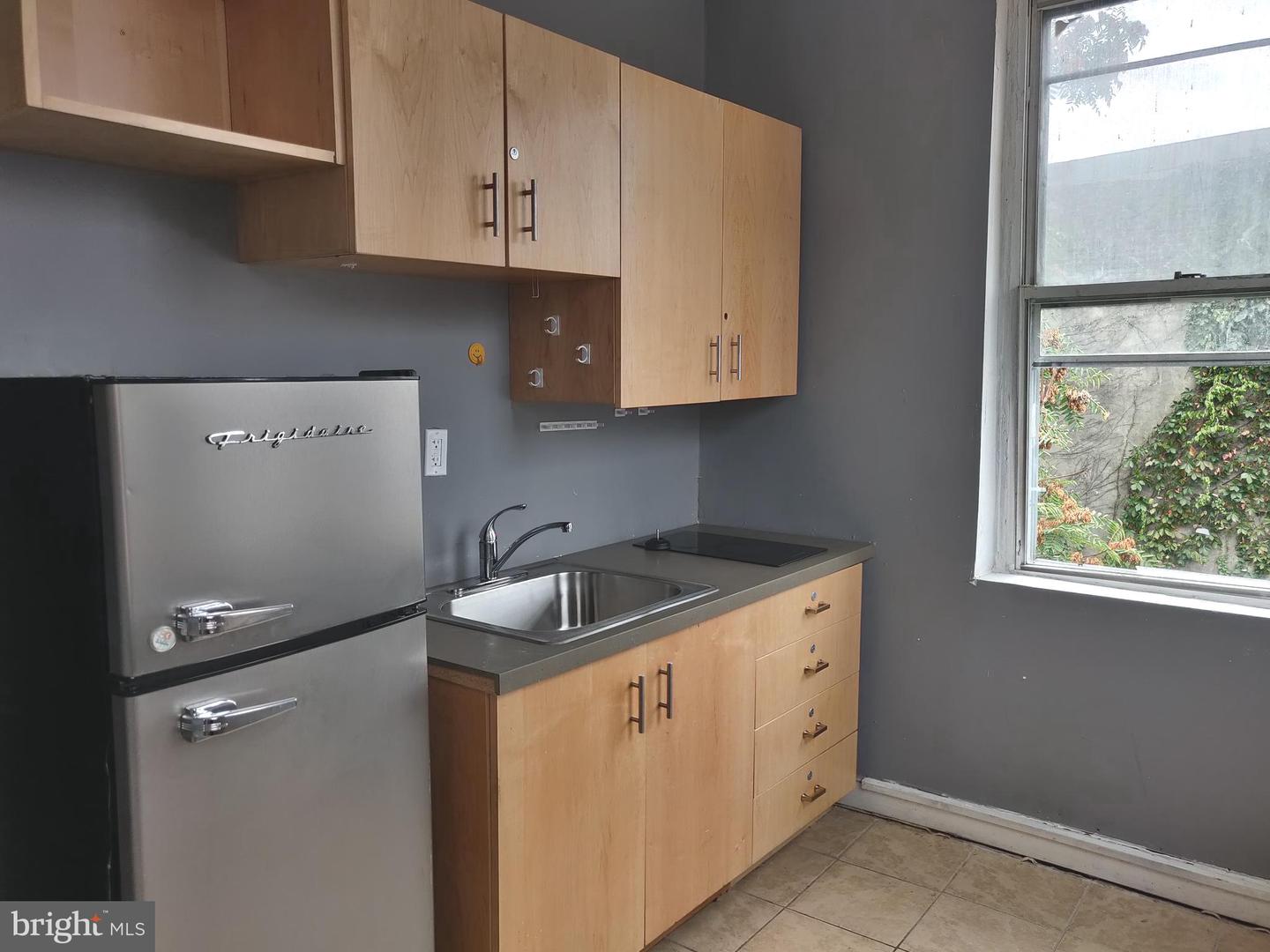 644 W Venango St #2r Property Photo 4