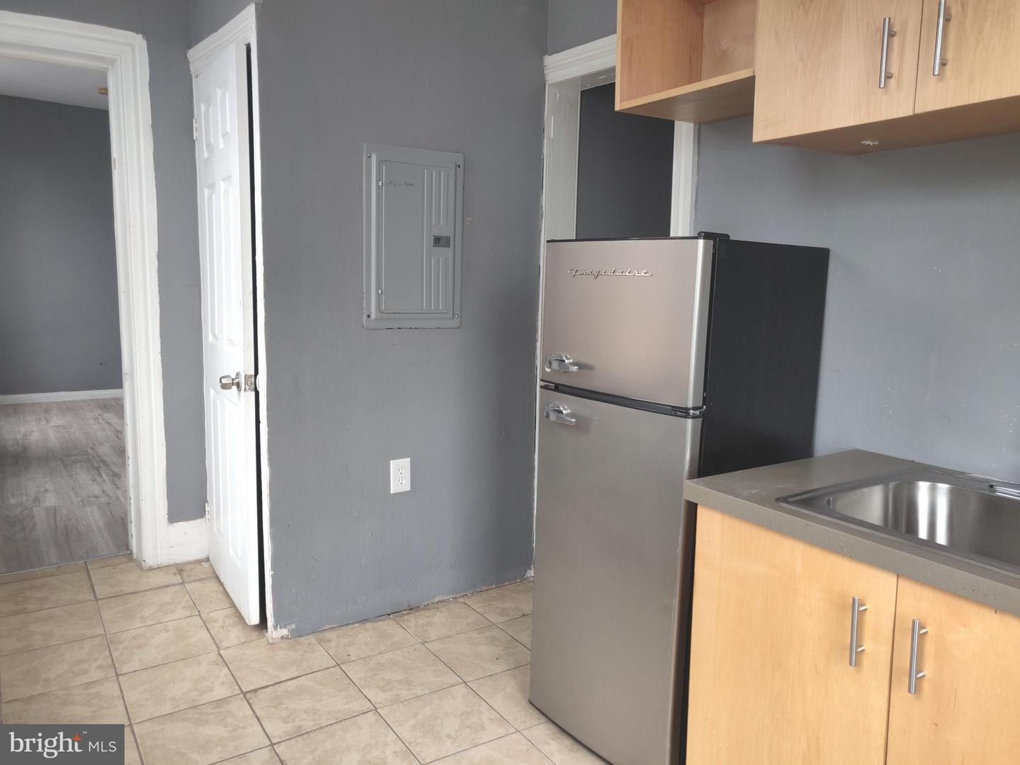 644 W Venango St #2r Property Photo 6