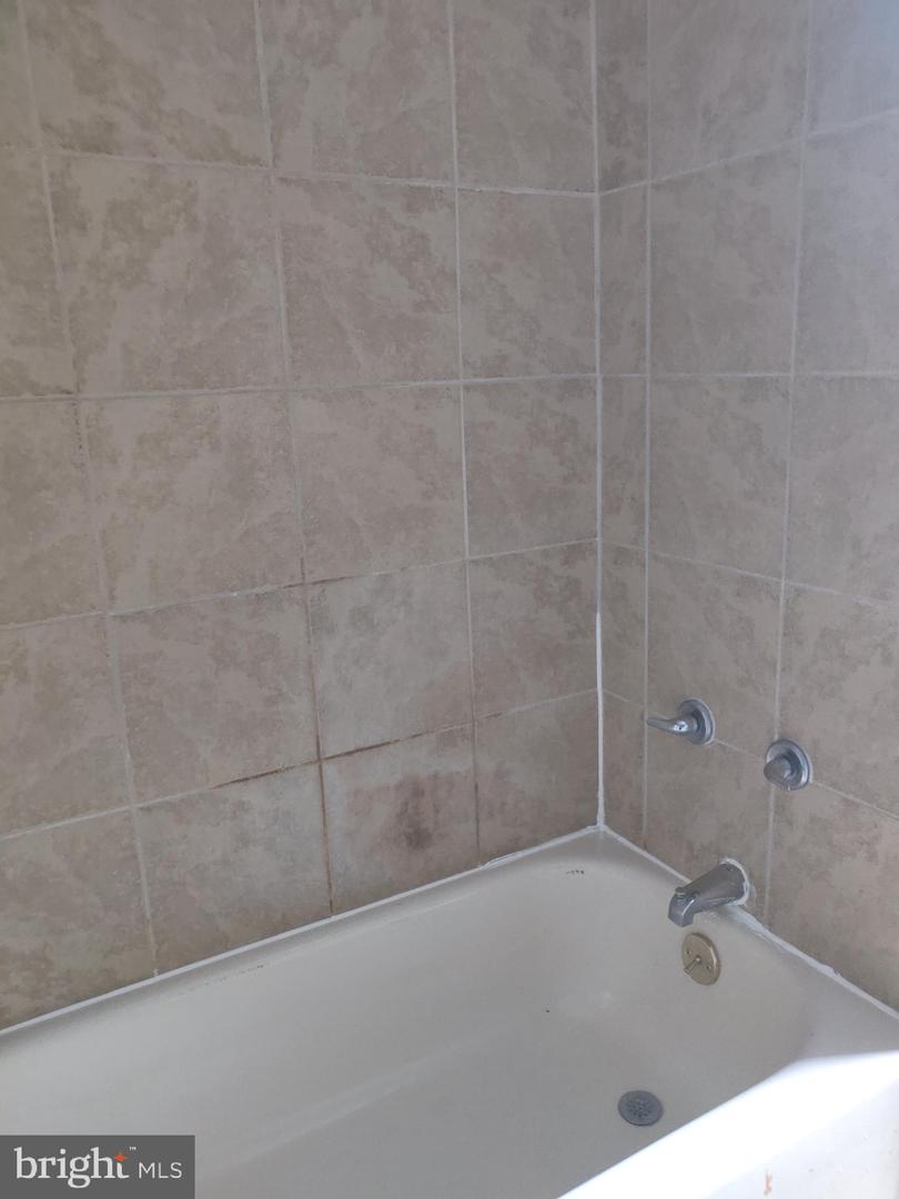 644 W Venango St #2r Property Photo 8