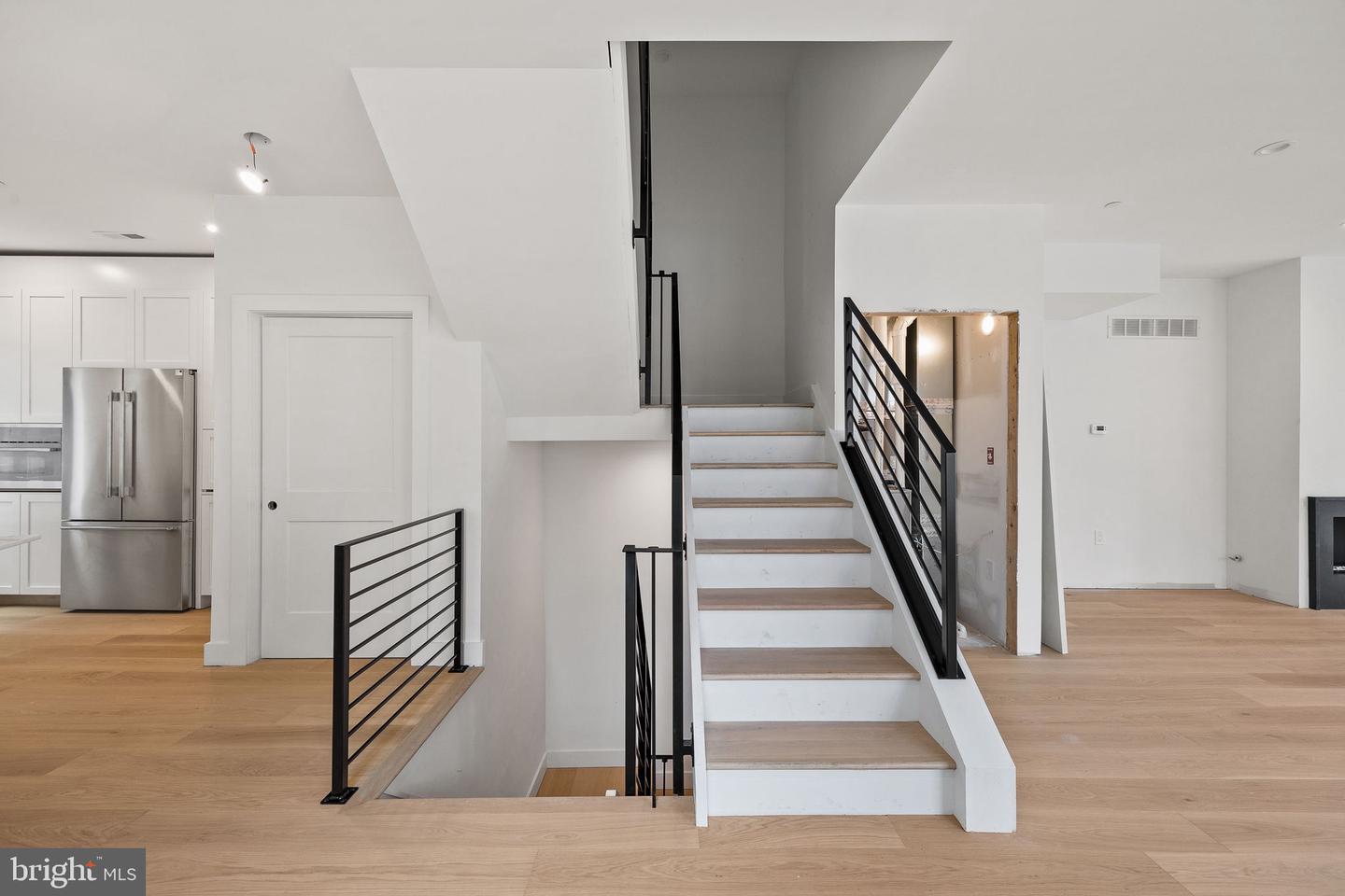 706 Latona St #j Property Photo 13