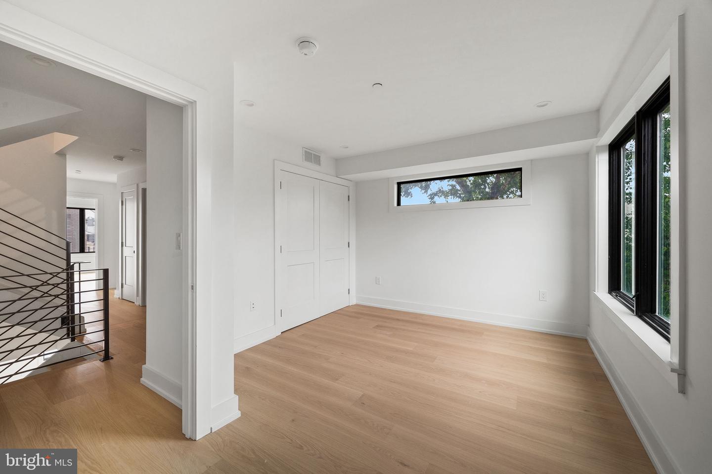 706 Latona St #j Property Photo 25