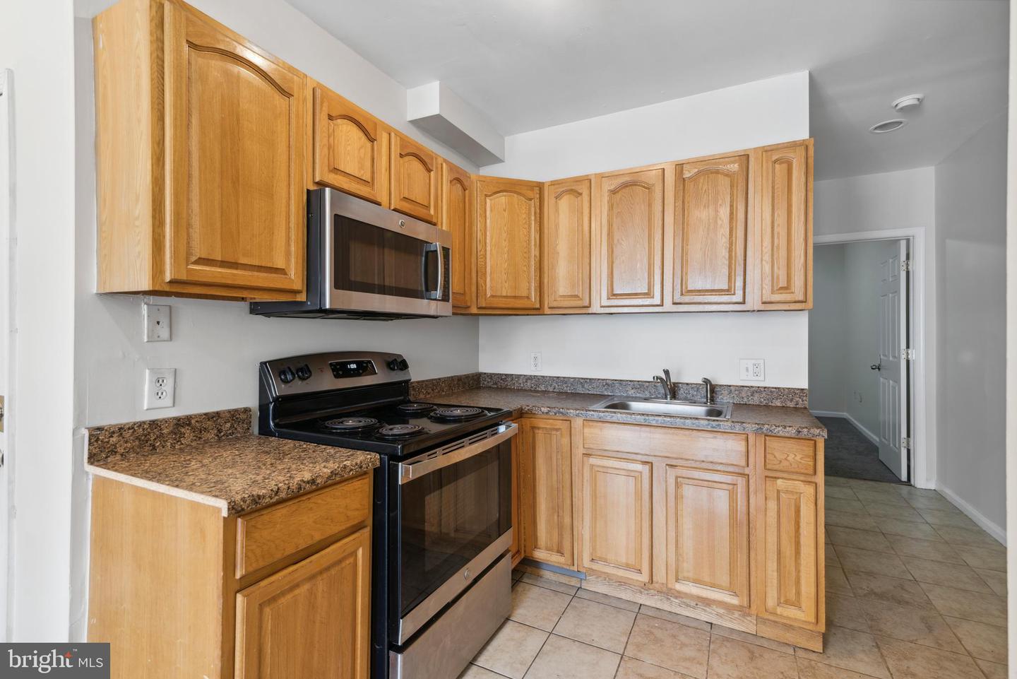 1621 W Montgomery Ave Property Photo 2