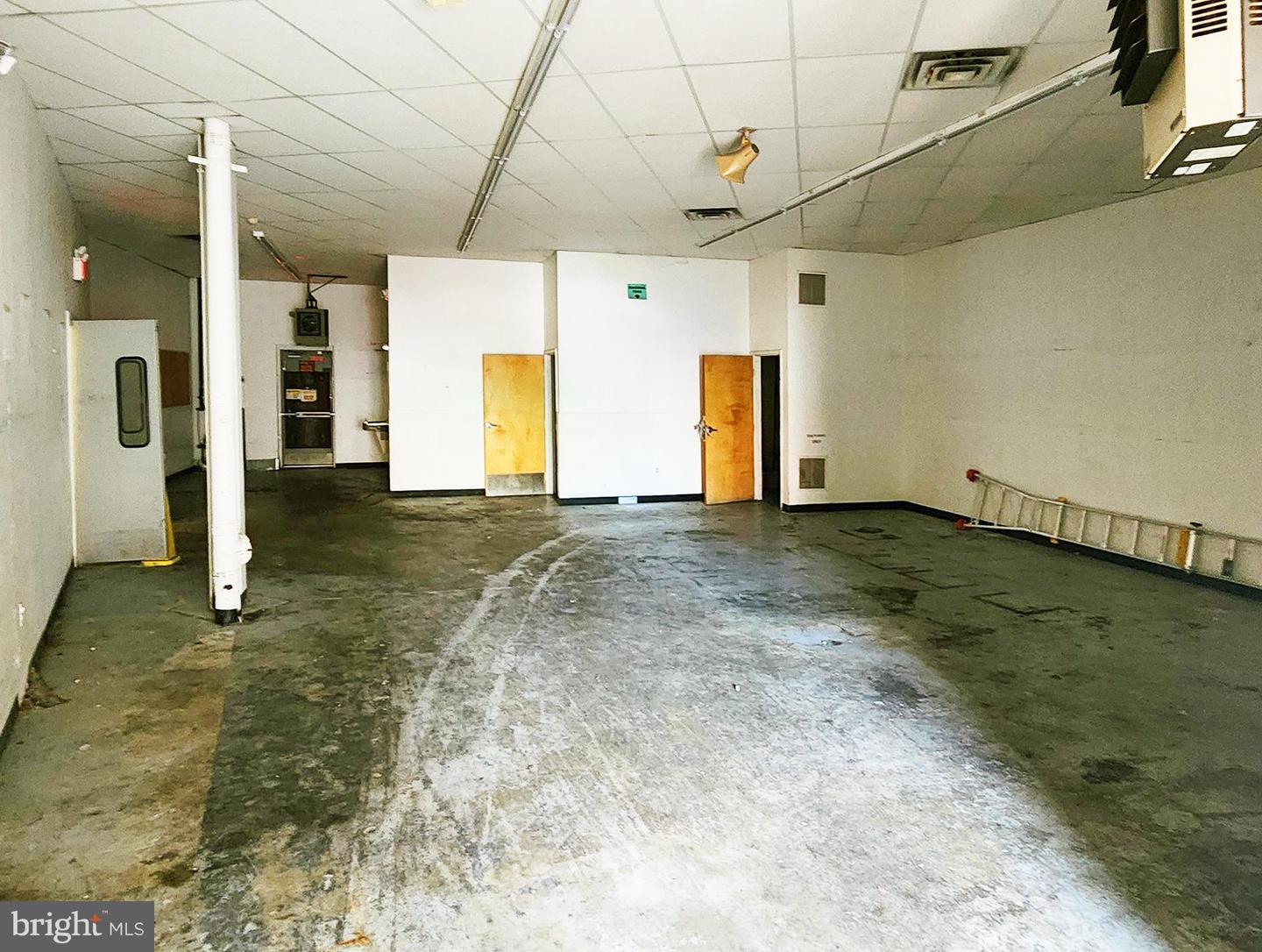 1325 Point Breeze Ave Property Photo 11