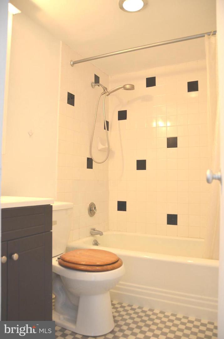 200 Locust St #6cn Property Photo 9