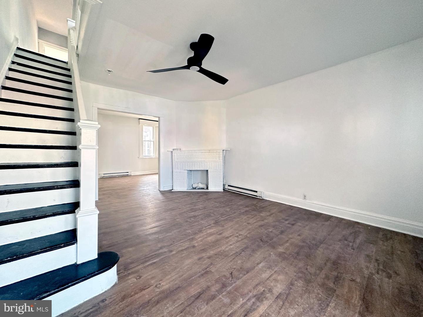 4850 Brown St Property Photo 5