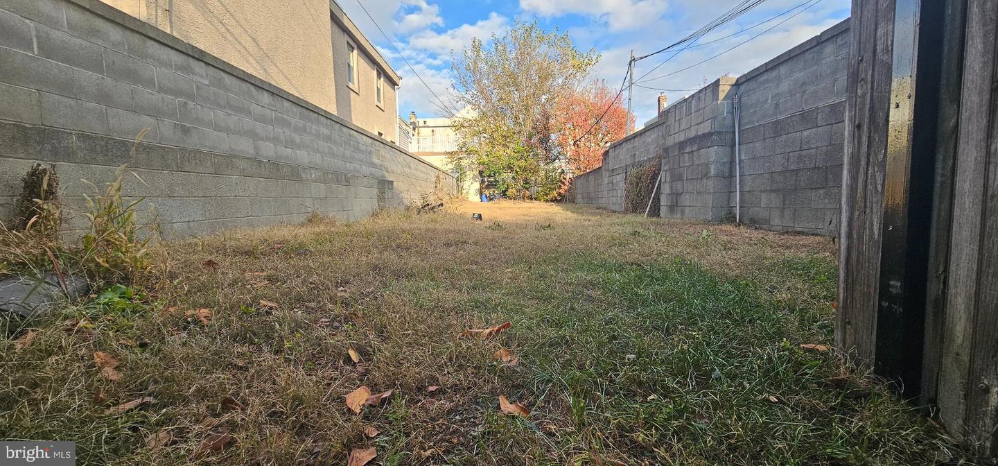 2635 E Albert St Property Photo 5