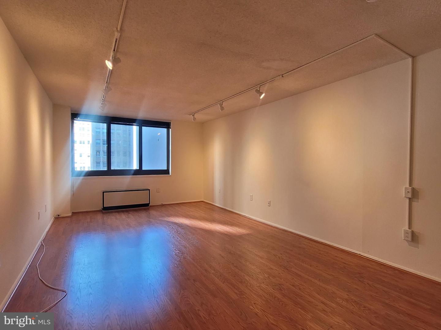 1420 LOCUST ST #10C Property Photo 1