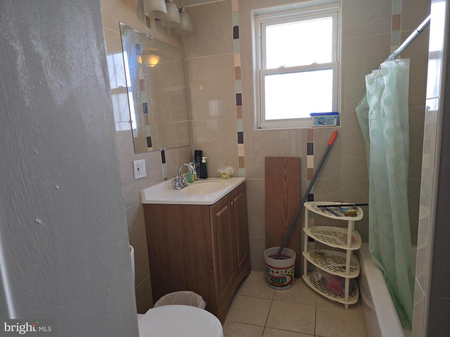 6100 E Wister St Property Photo 5