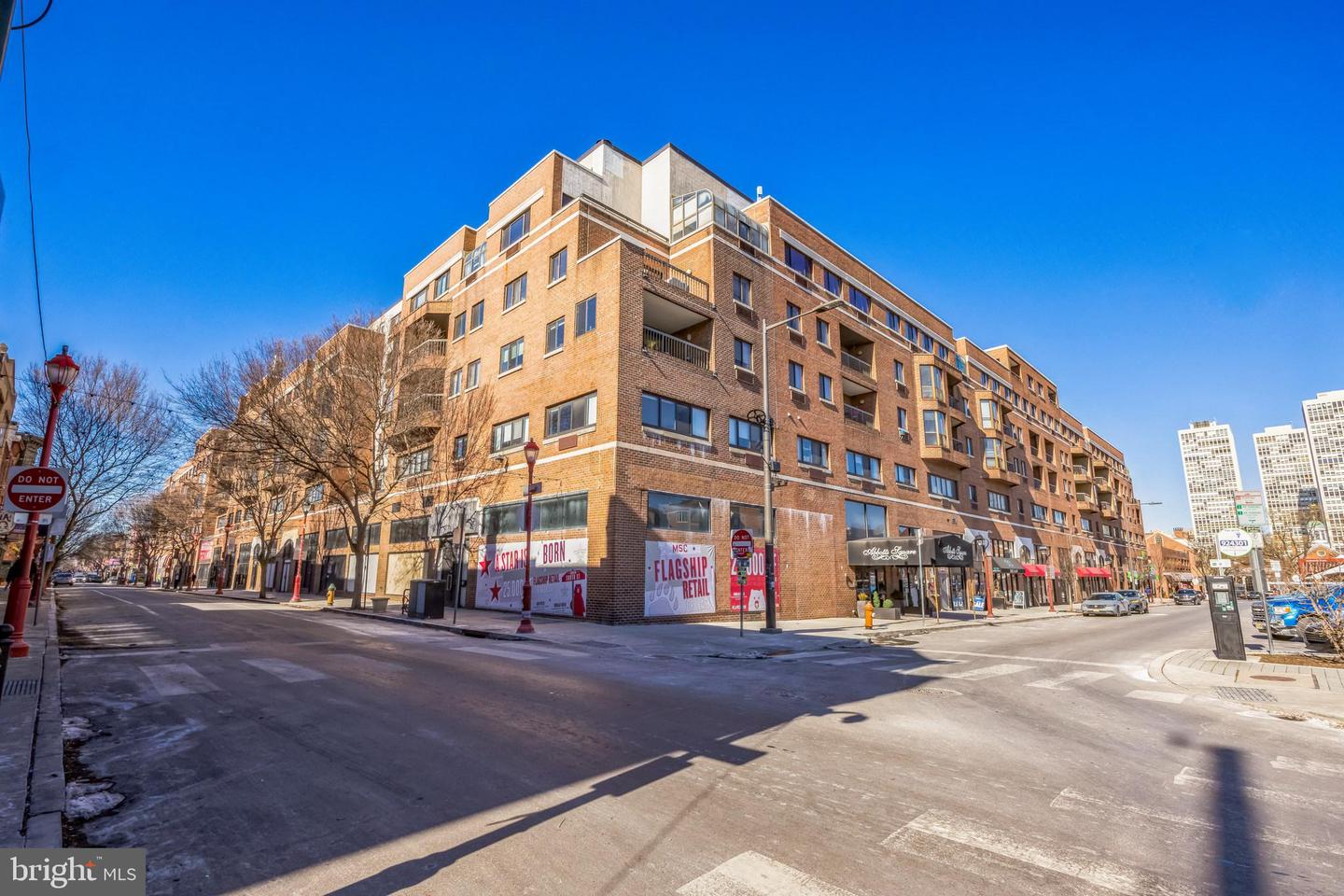 200-10 Lombard St #515 Property Photo