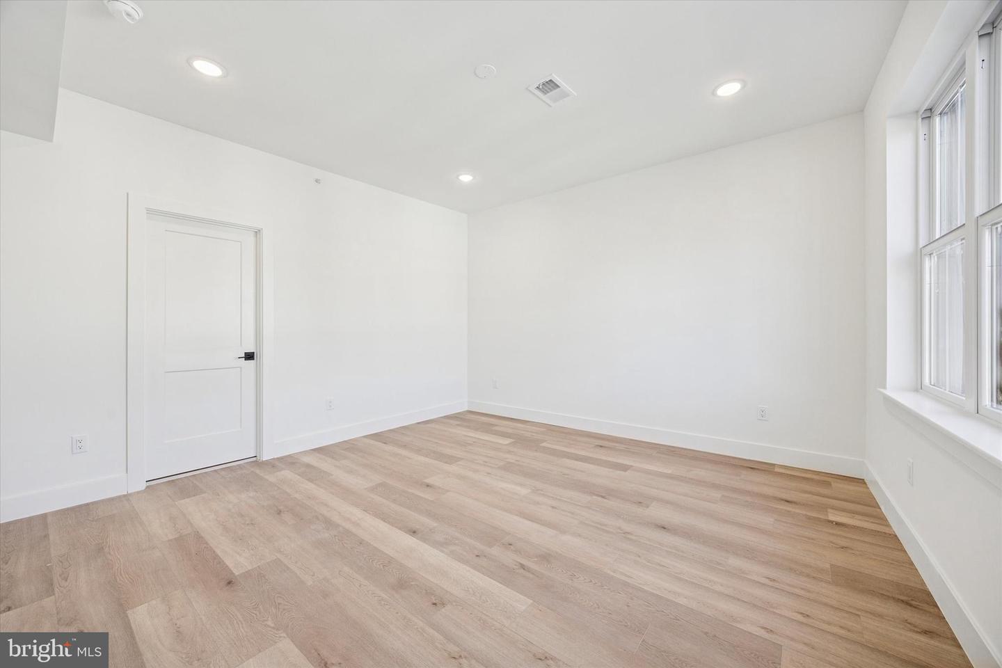 100 E Herman St #2 Property Photo 4