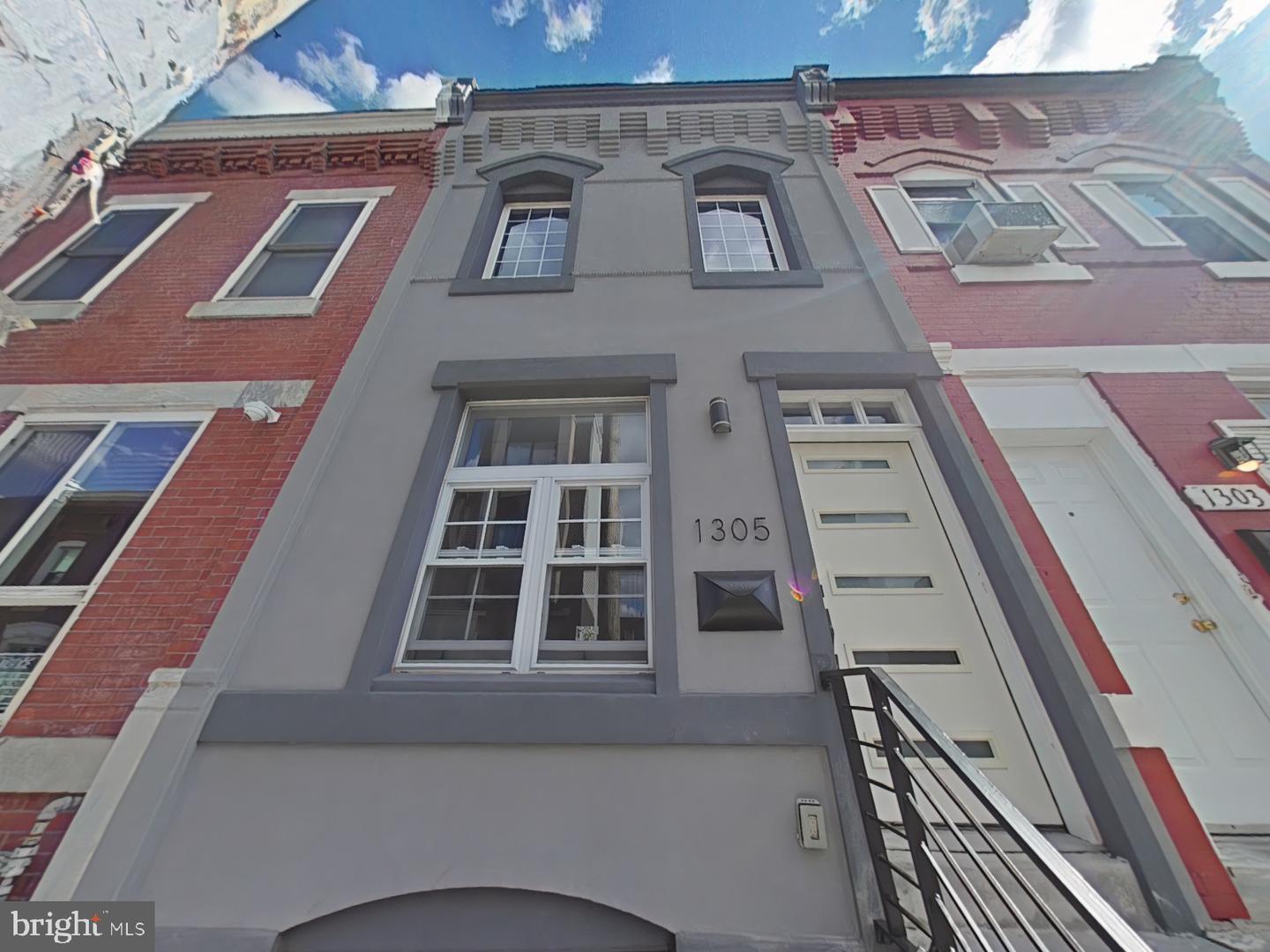 1305 N Dover St Property Photo