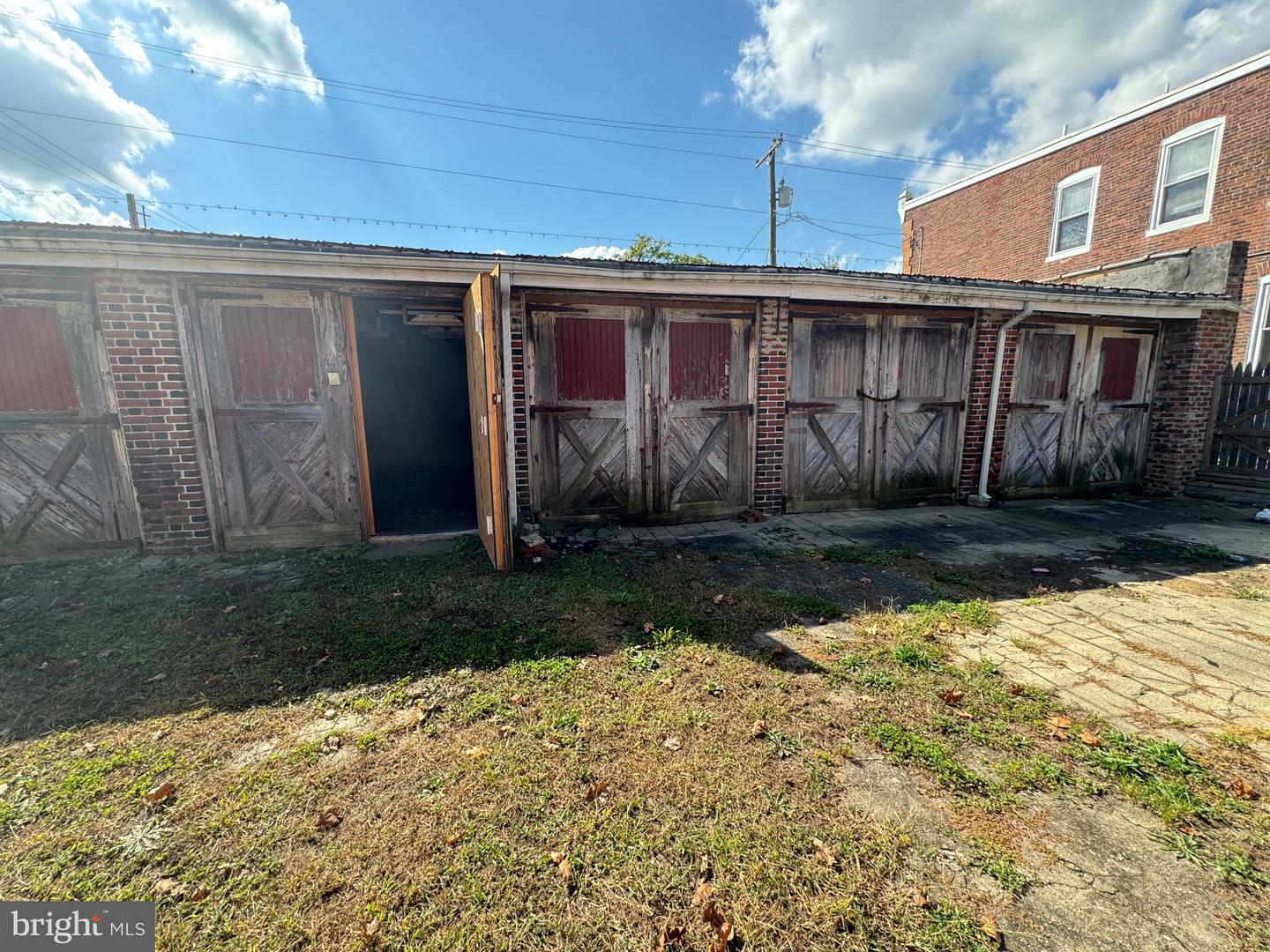 203 E Slocum St #a Property Photo 1