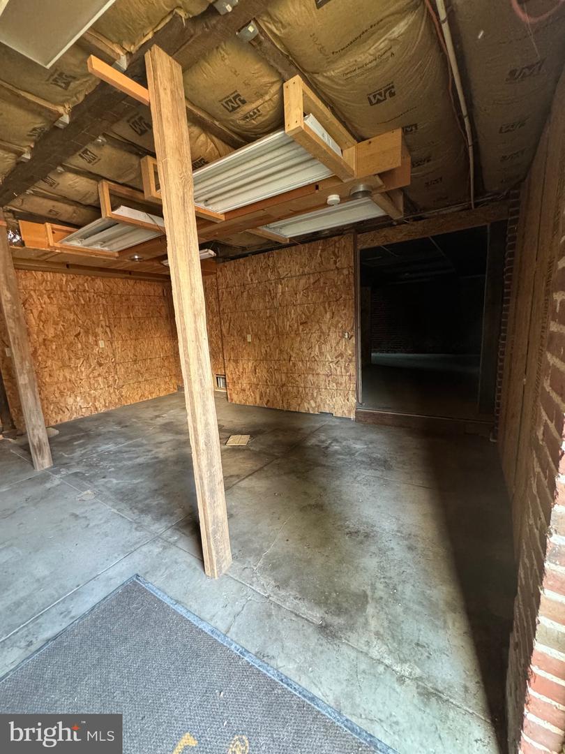 203 E Slocum St #a Property Photo 7