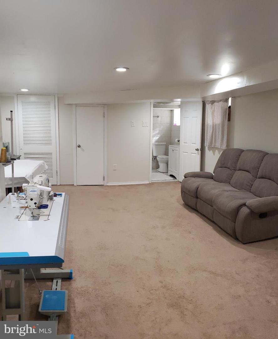6831 Oakley St #0 Property Photo 25