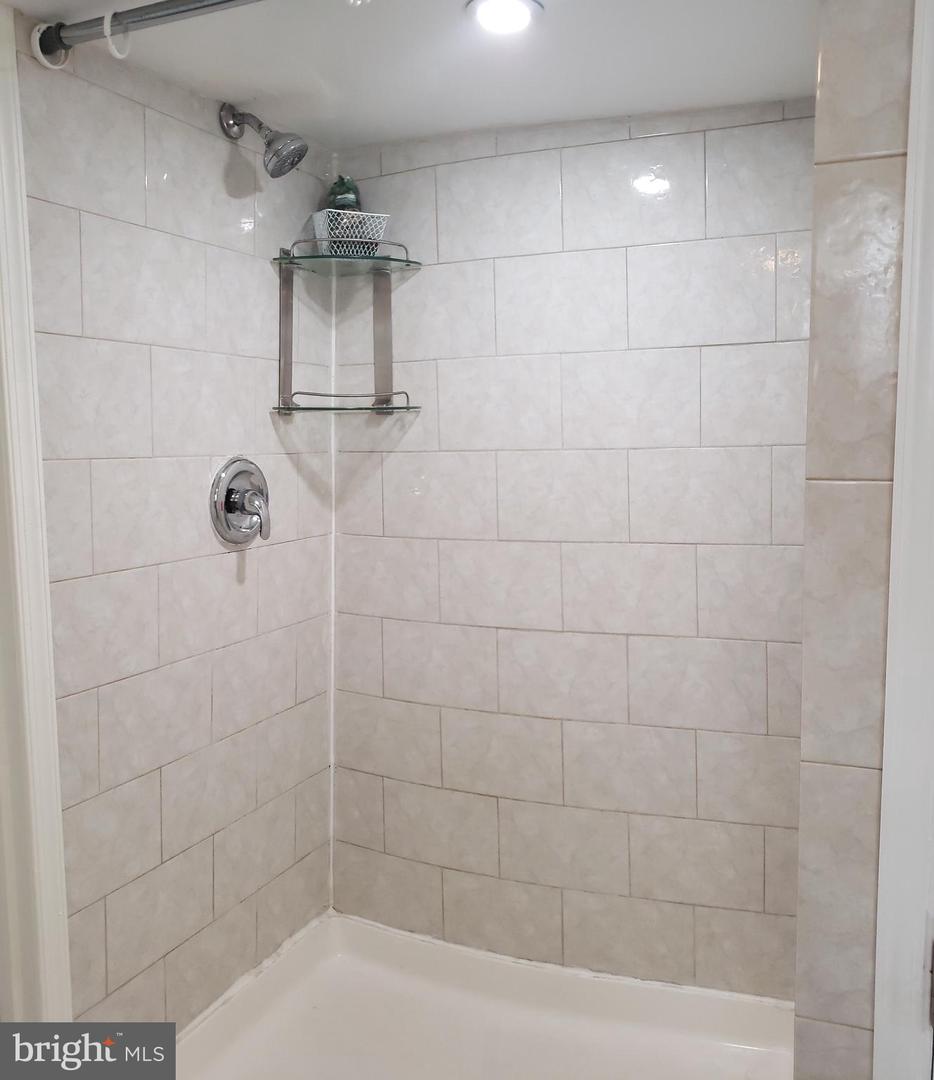 6831 Oakley St #0 Property Photo 28