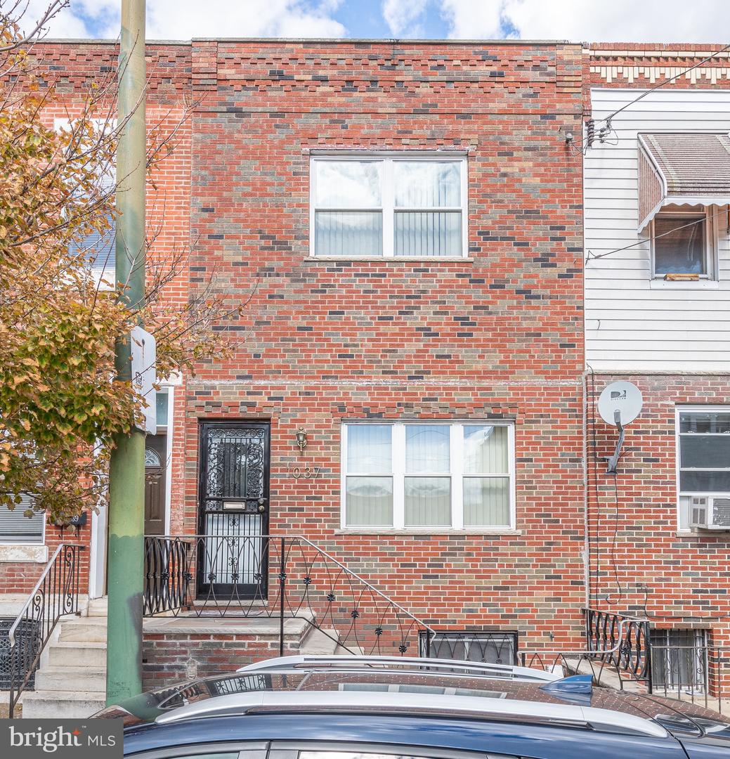 1037 SNYDER AVE Property Photo 1