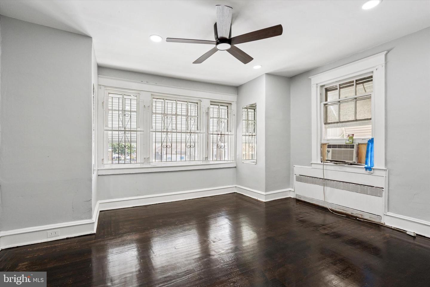 128 S 57th St Property Photo 11