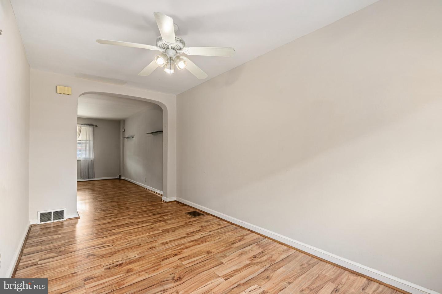 7627 Elmwood Ave Property Photo 4