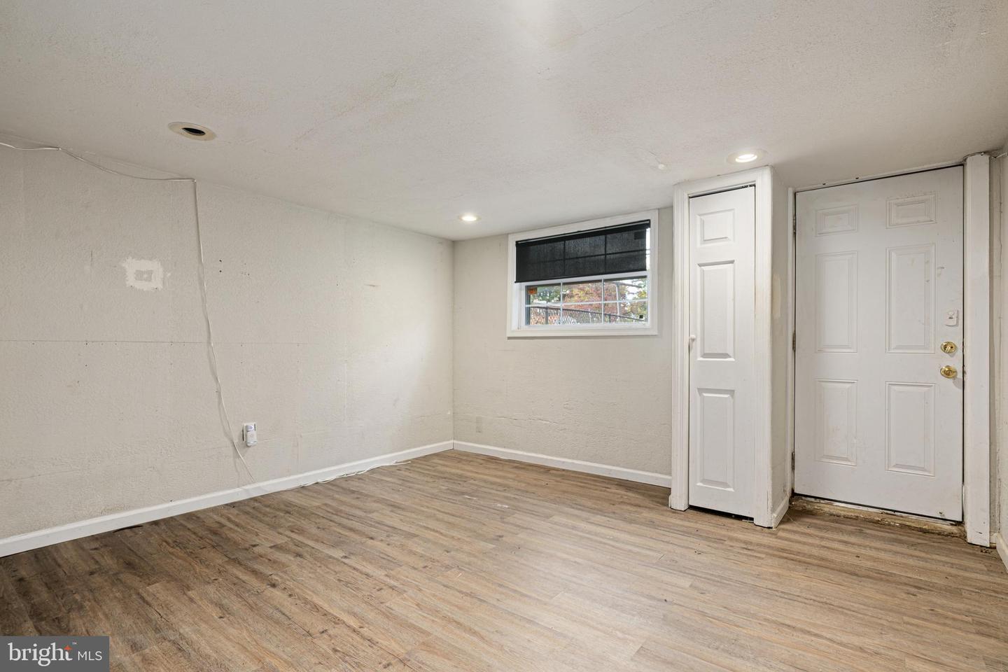7627 Elmwood Ave Property Photo 18