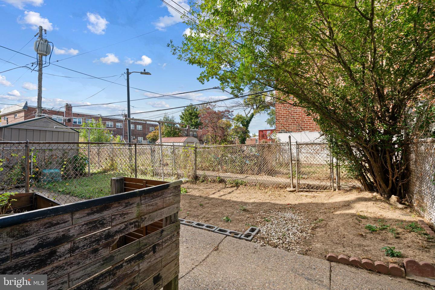 7627 Elmwood Ave Property Photo 21