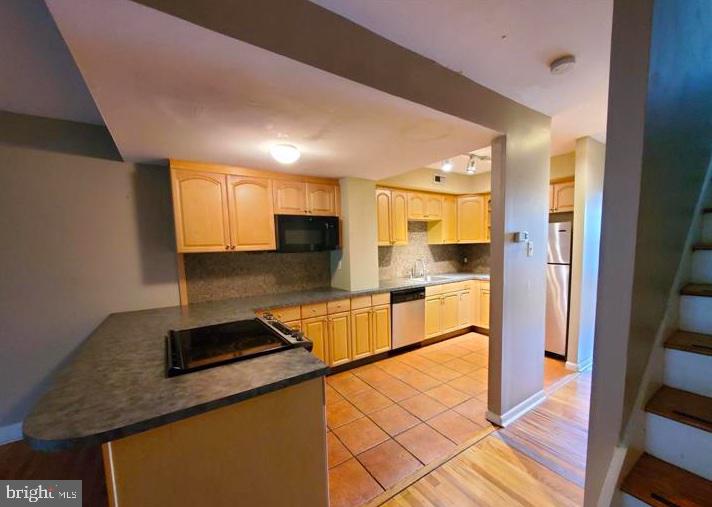 400-416 S 2nd St #410b Property Photo 18