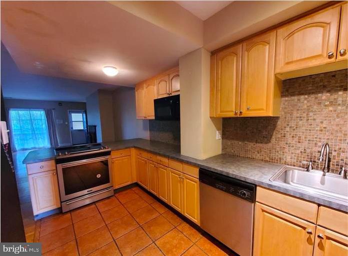 400-416 S 2nd St #410b Property Photo 19