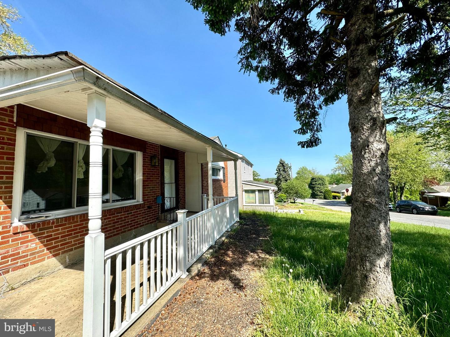 317 Maple Ave Property Photo