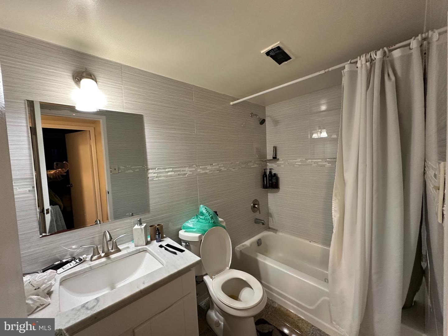 7600 E Roosevelt Blvd #705 Property Photo 9
