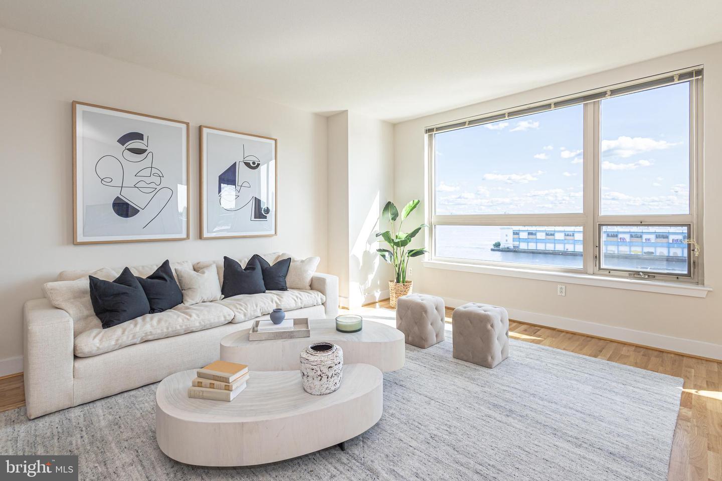 717 S CHRIS COLUMBUS BLVD #909 Property Photo 1