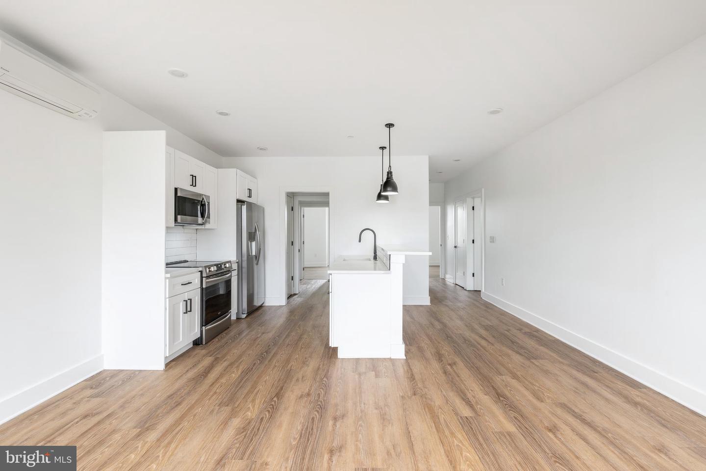 85 E Sharpnack St Property Photo 23