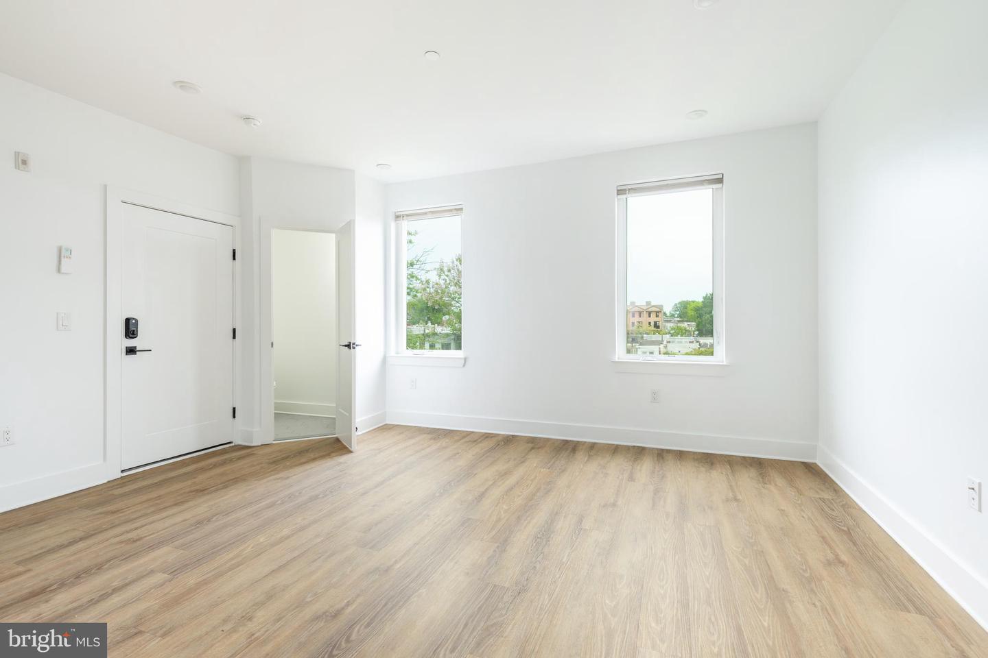 85 E Sharpnack St Property Photo 30