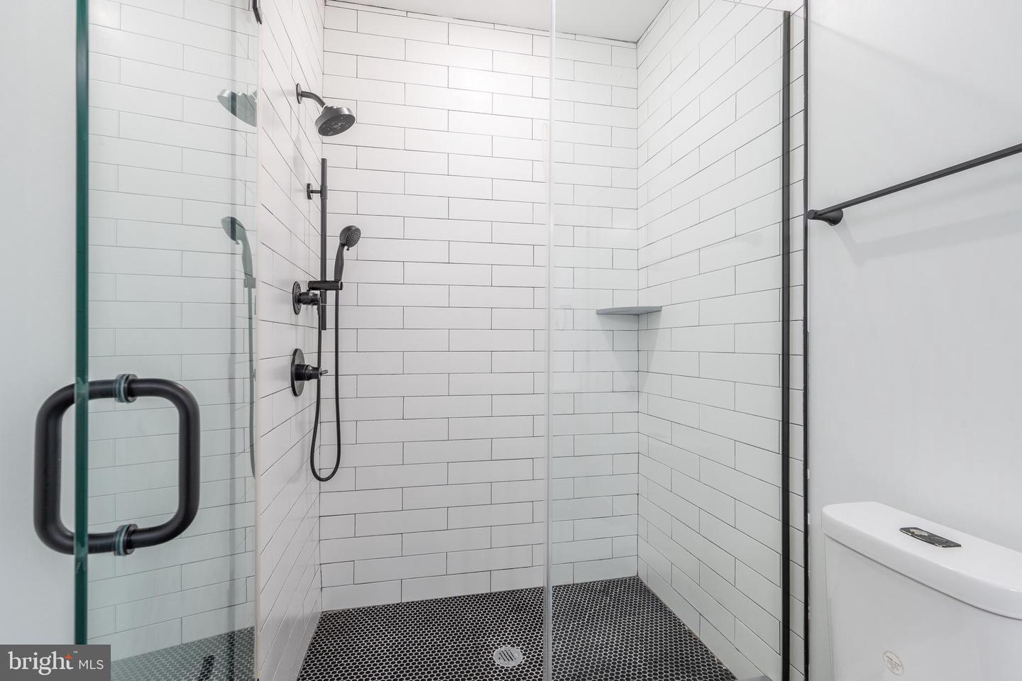 85 E Sharpnack St Property Photo 40