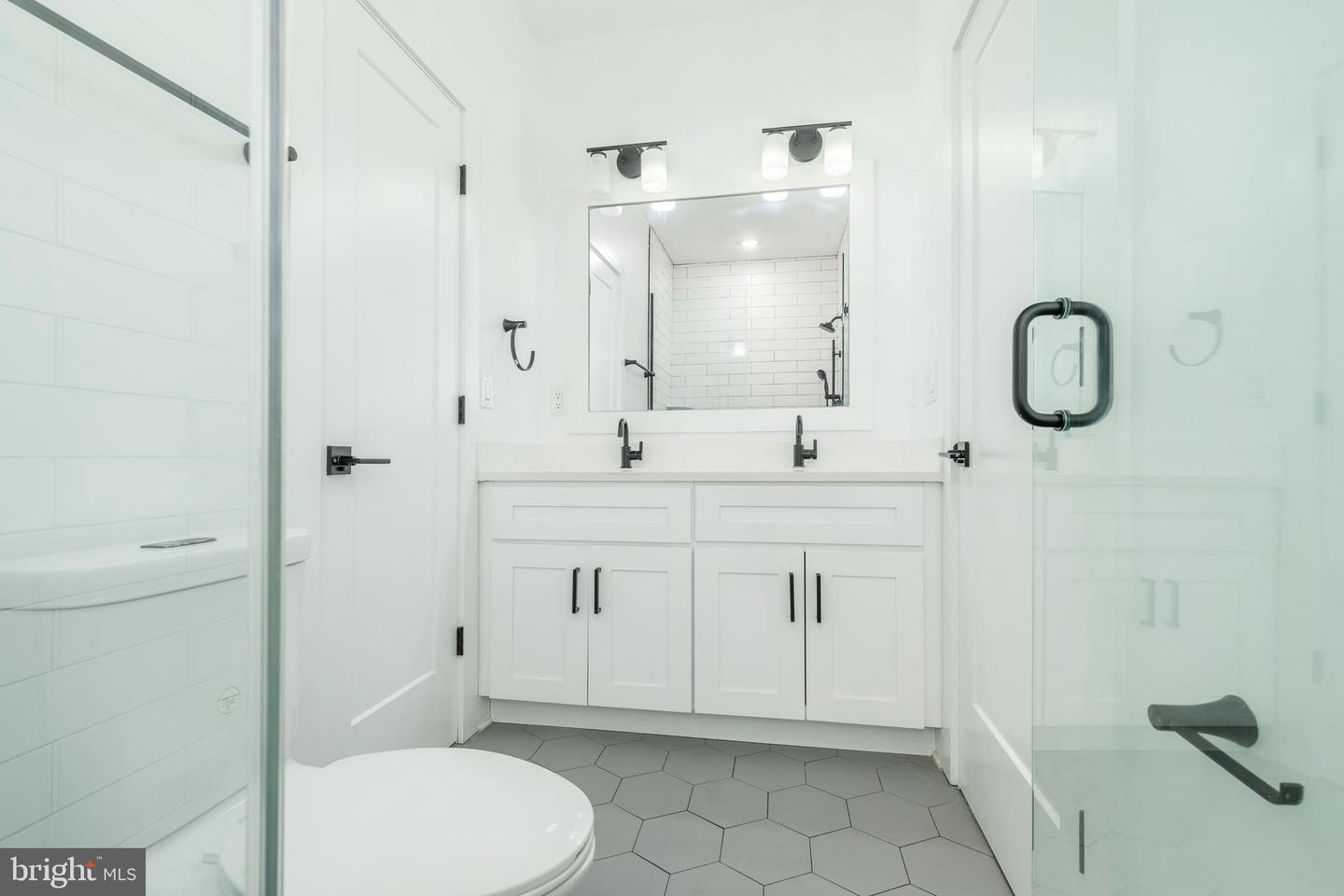 85 E Sharpnack St Property Photo 42