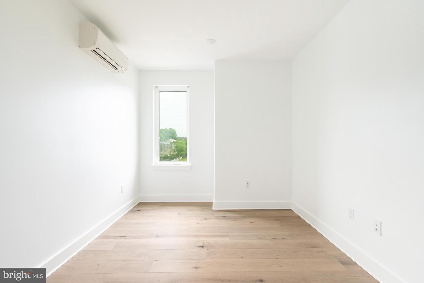 85 E Sharpnack St Property Photo 43