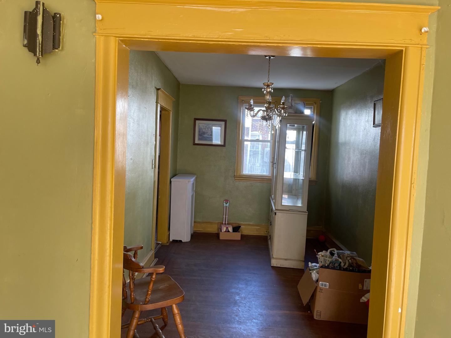 5930 N Leithgow St Property Photo 5