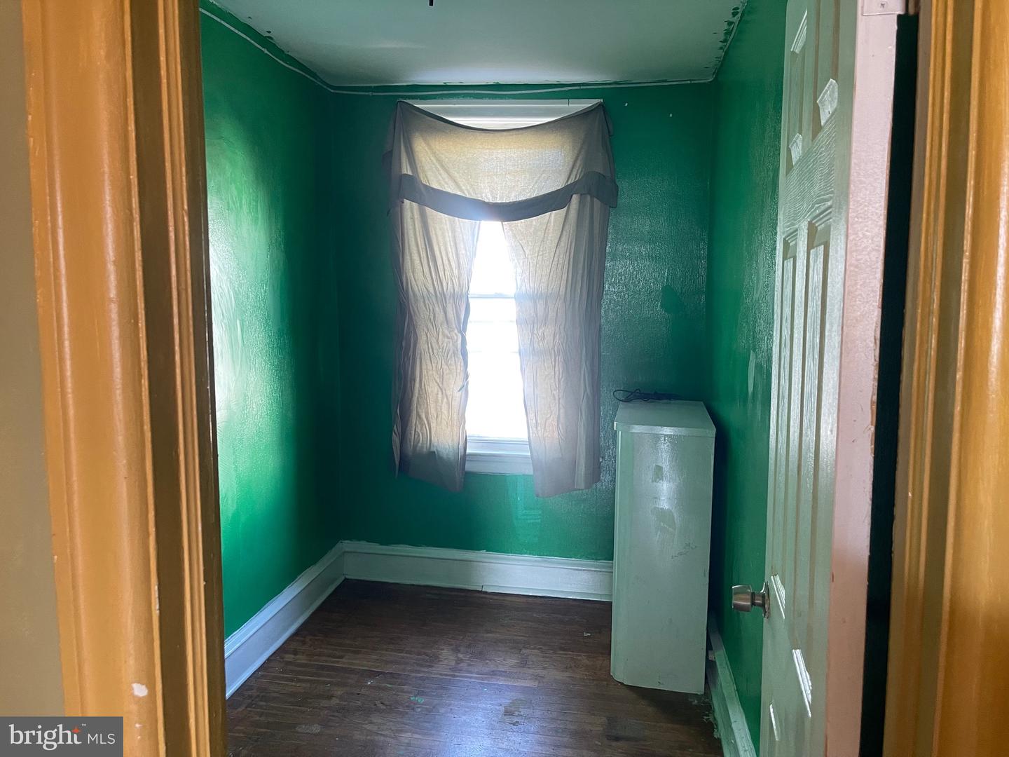 5930 N Leithgow St Property Photo 14