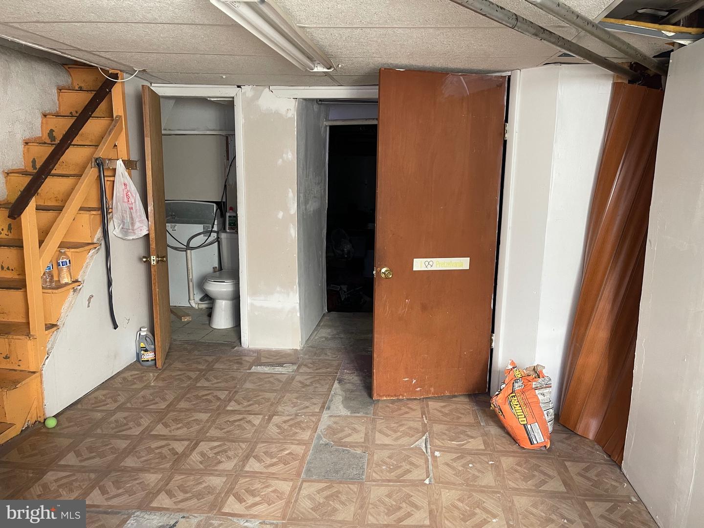 5930 N Leithgow St Property Photo 20