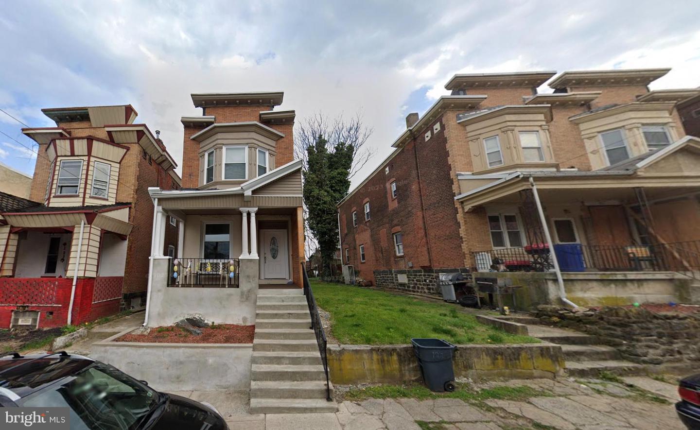 214 W Abbottsford Ave Property Photo 1