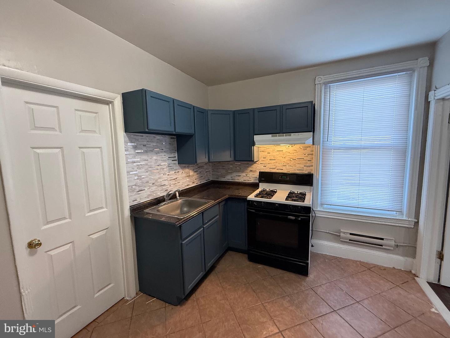 5748 Chestnut St #c Property Photo 4