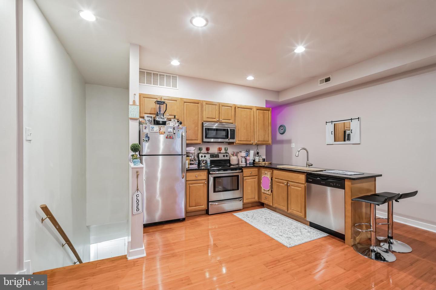 1729 Ridge Ave Property Photo 3