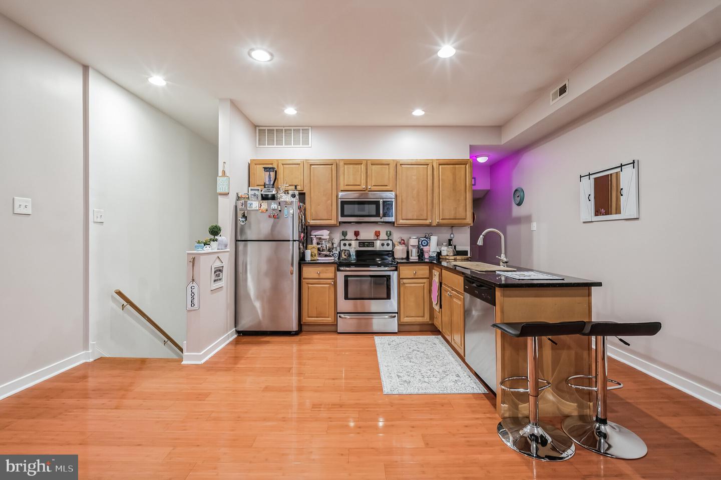 1729 Ridge Ave Property Photo 4