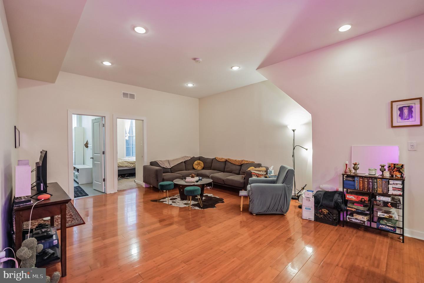 1729 Ridge Ave Property Photo 17