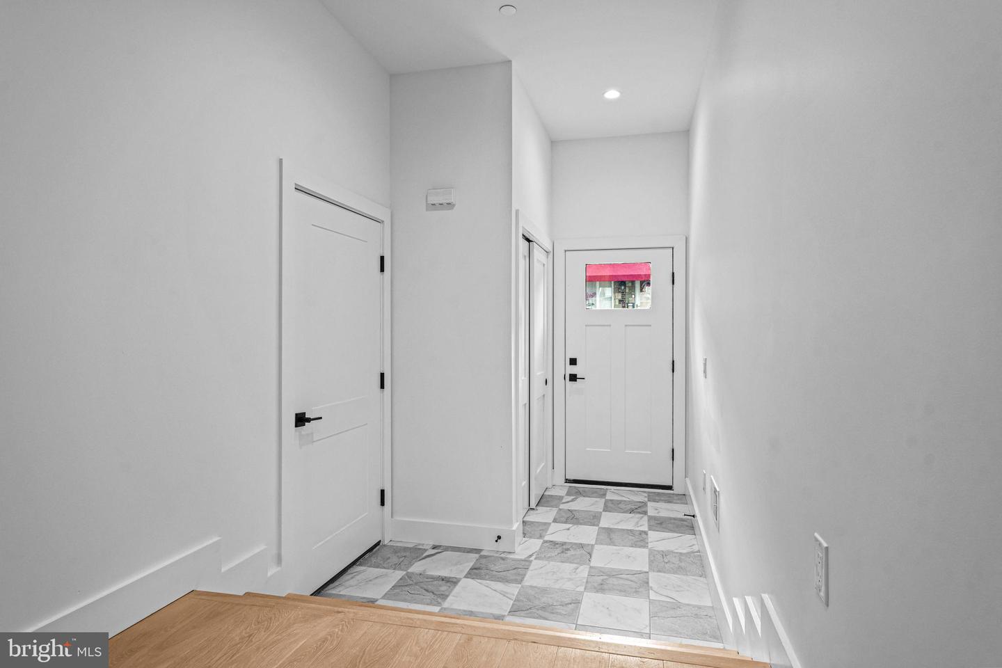 2814 S 9th St Property Photo 5