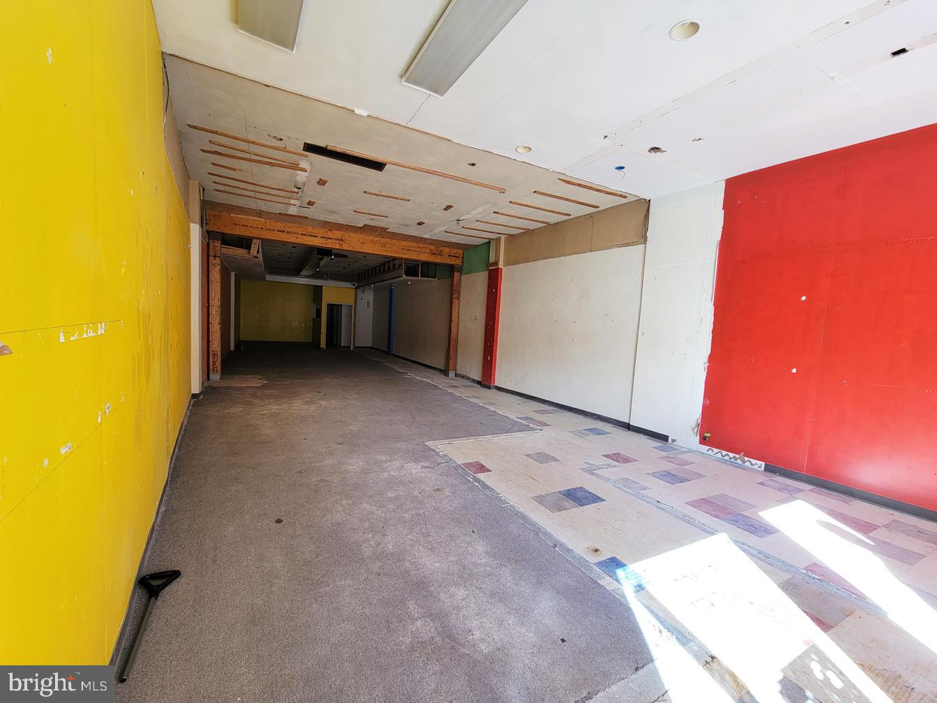 1433 E Vernon Rd #commercial Space Property Photo 5